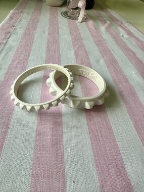 Carmen Sol White Spike Bangle Jelly Bracelet Set